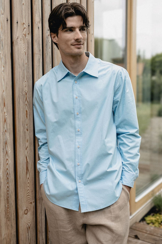 Outfit by Patrik | Linen pants & Light blue organic cotton shirt
