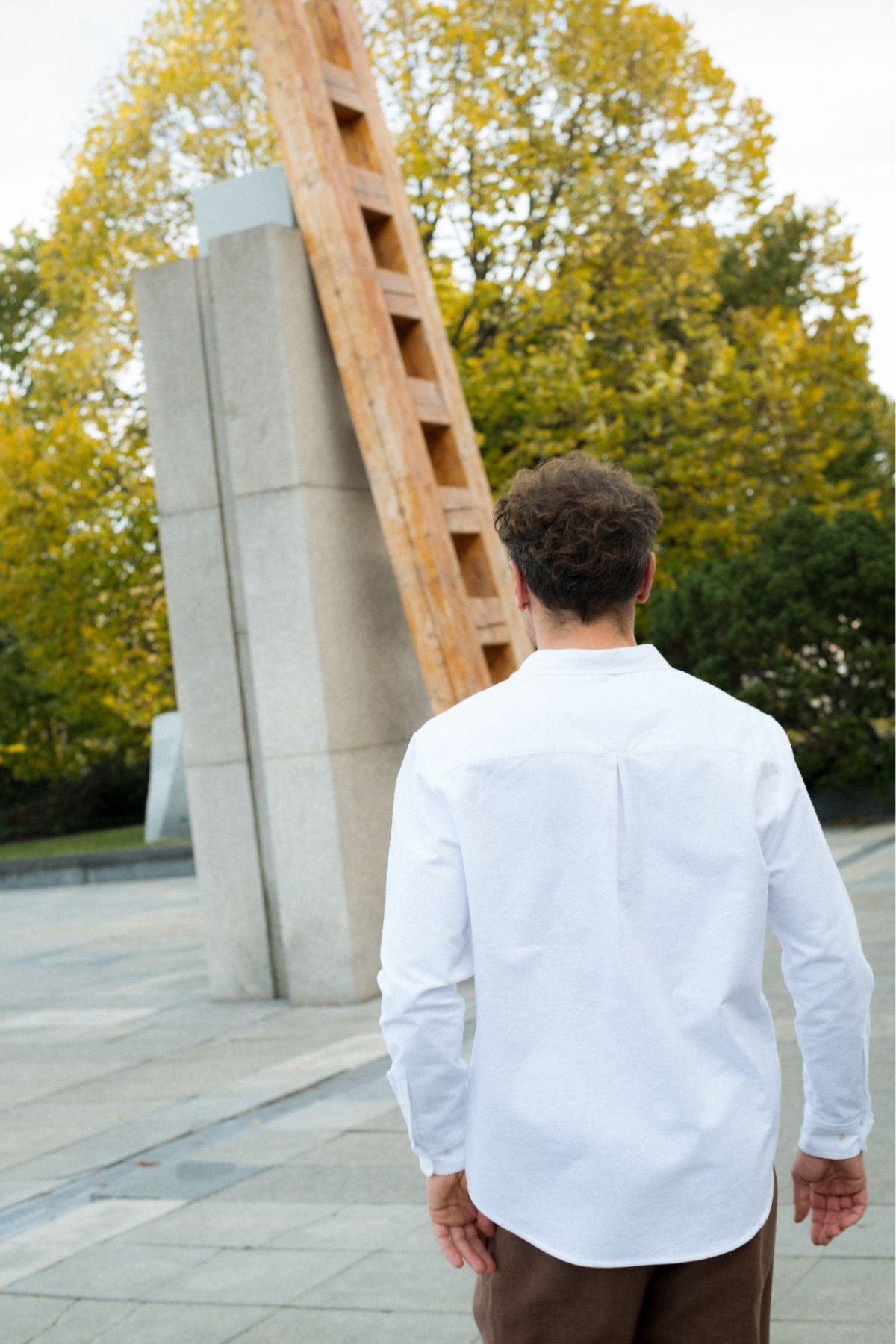 Outfit by Jan | Linen Brown pants & Flannel shirt