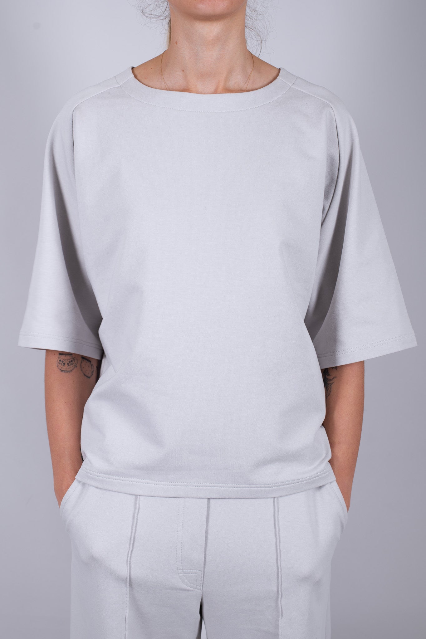 Damska bluzka typu sweatshirt z biobawełny Pearl gray - Loose fit