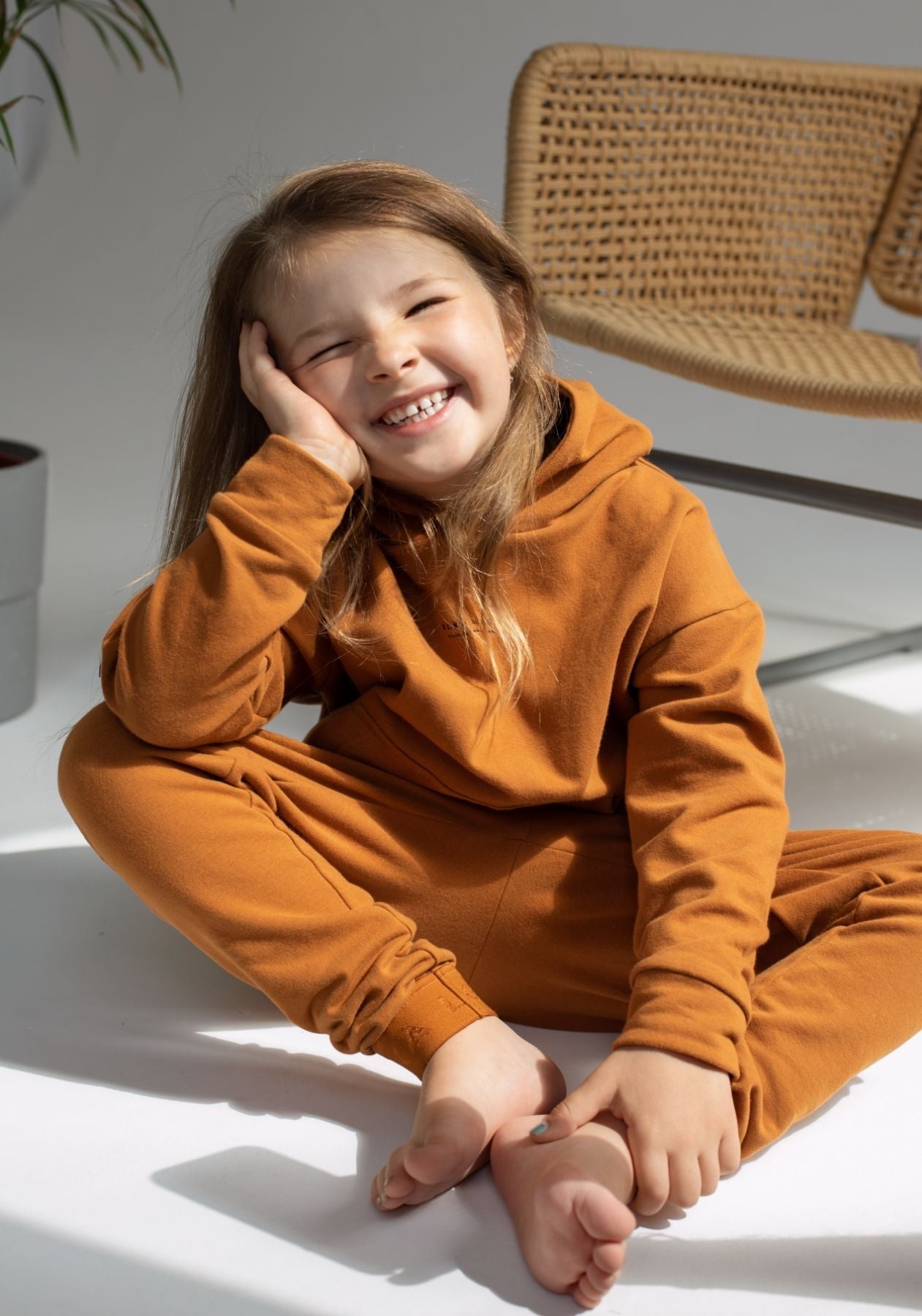 Detská mikina s kapucňou z biobavlny Burnt ochre - regular