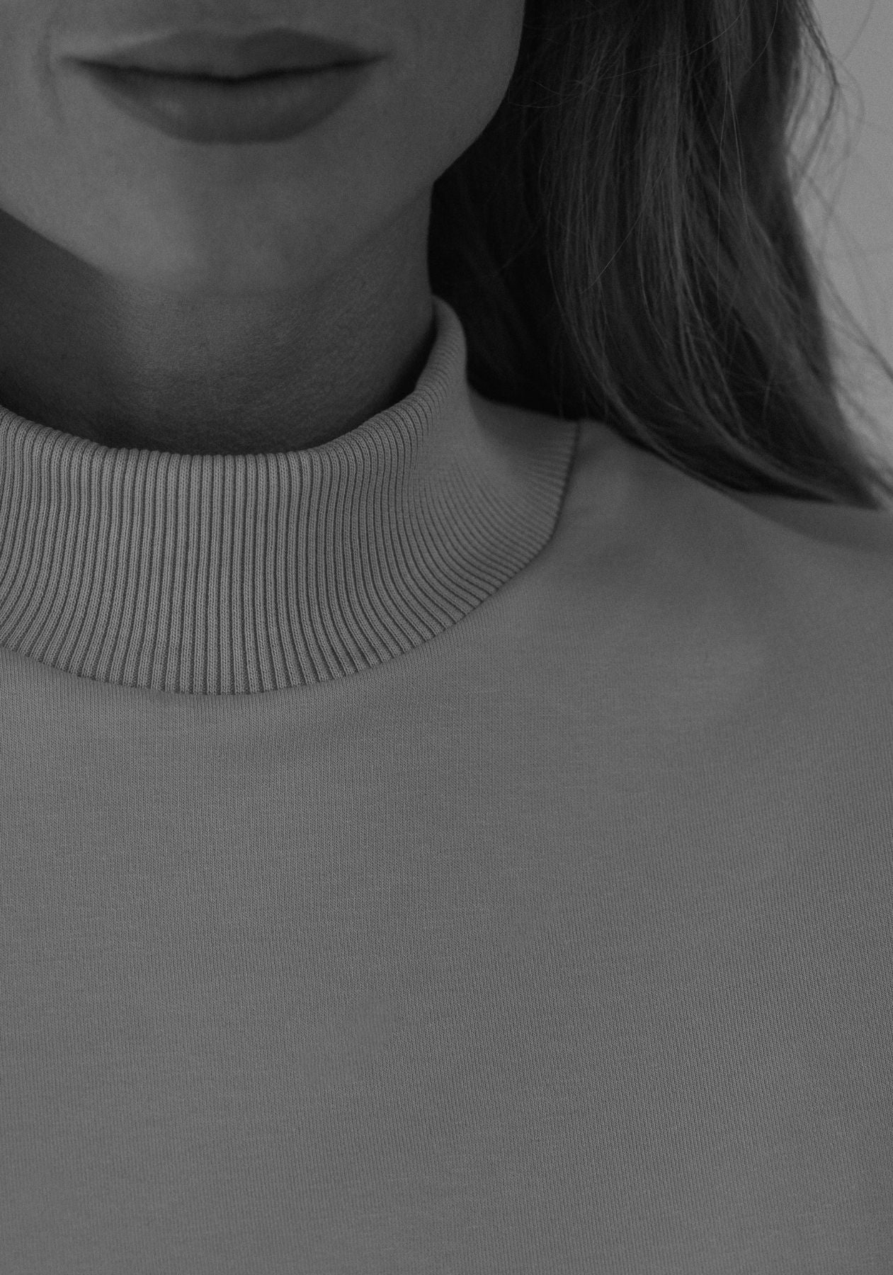 Dámská mikina High neck z biobavlny s rozparky - loose fit