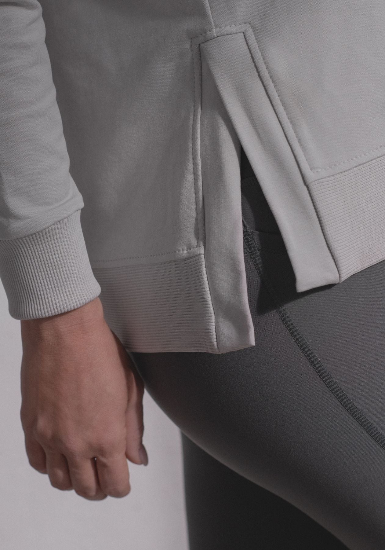 Damska bluza bez kaptura Zip-up z bawełny organicznej boczne rozciecia - Loose fit