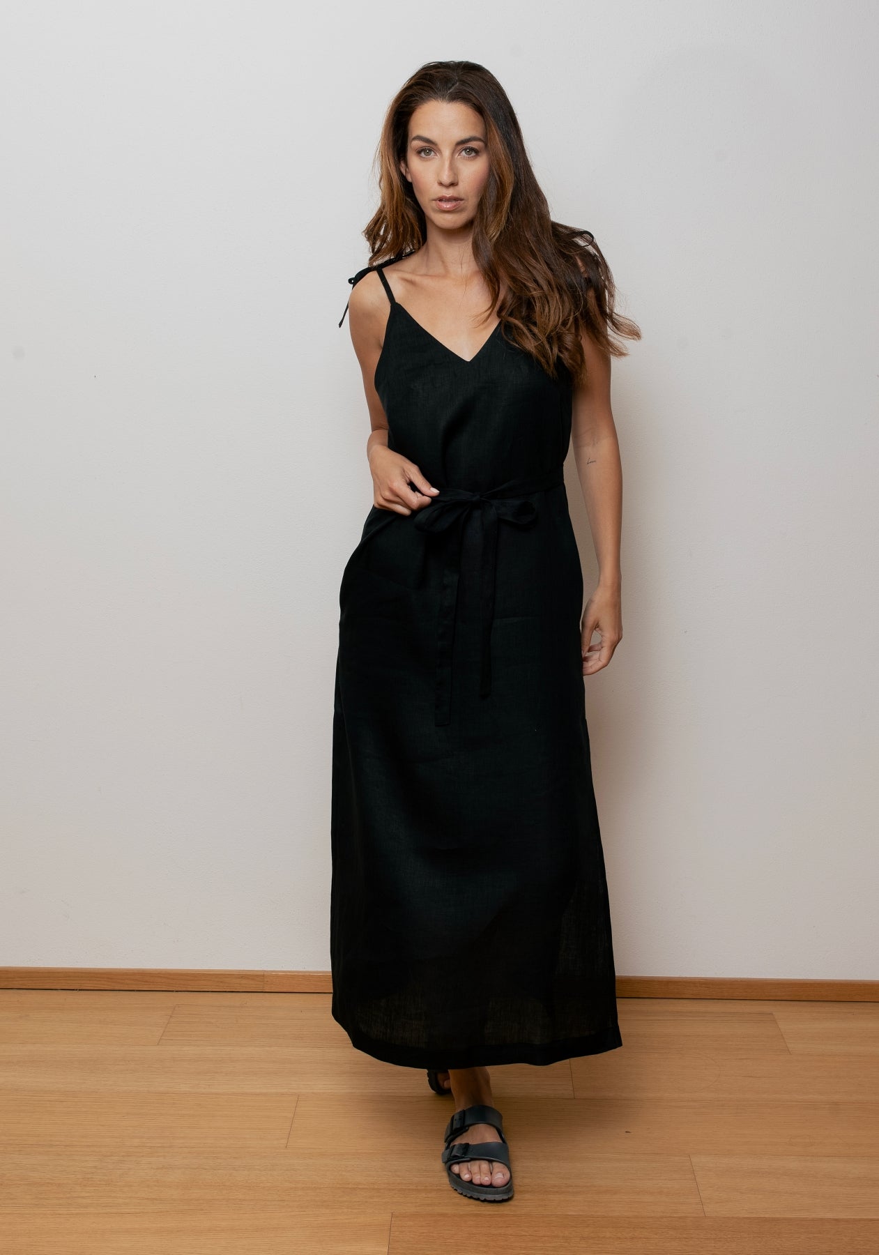 Dámske ľanové šaty long loose fit Black - s opaskom