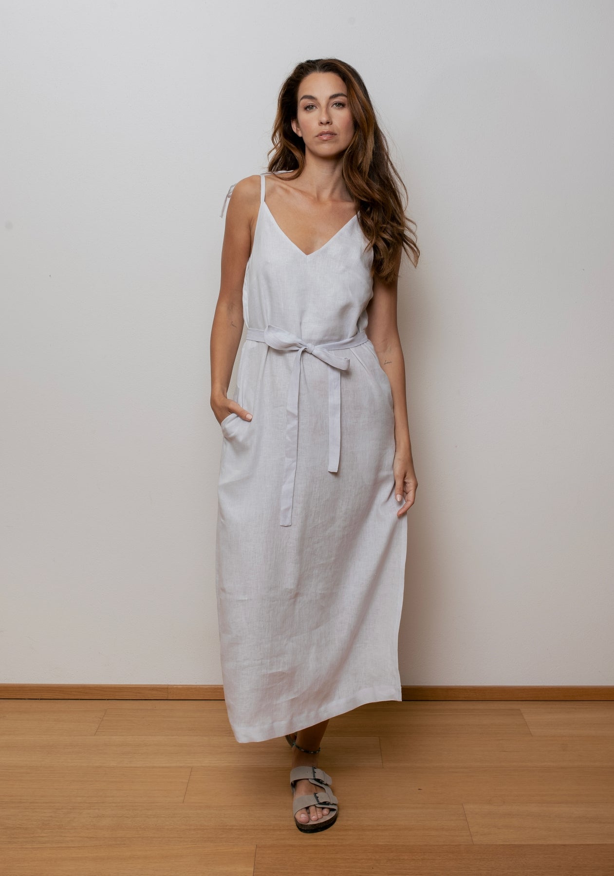 Dámske ľanové šaty long loose fit Pearl gray - s opaskom