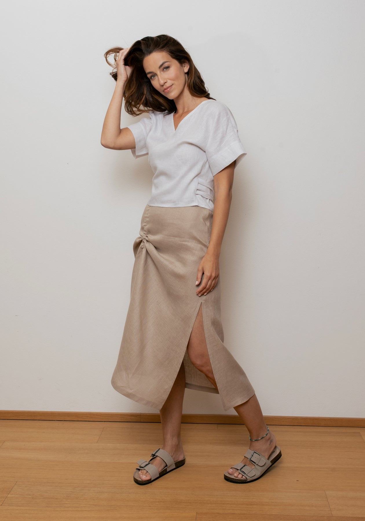 Damski lniany top kopertowy regular - Pearl gray