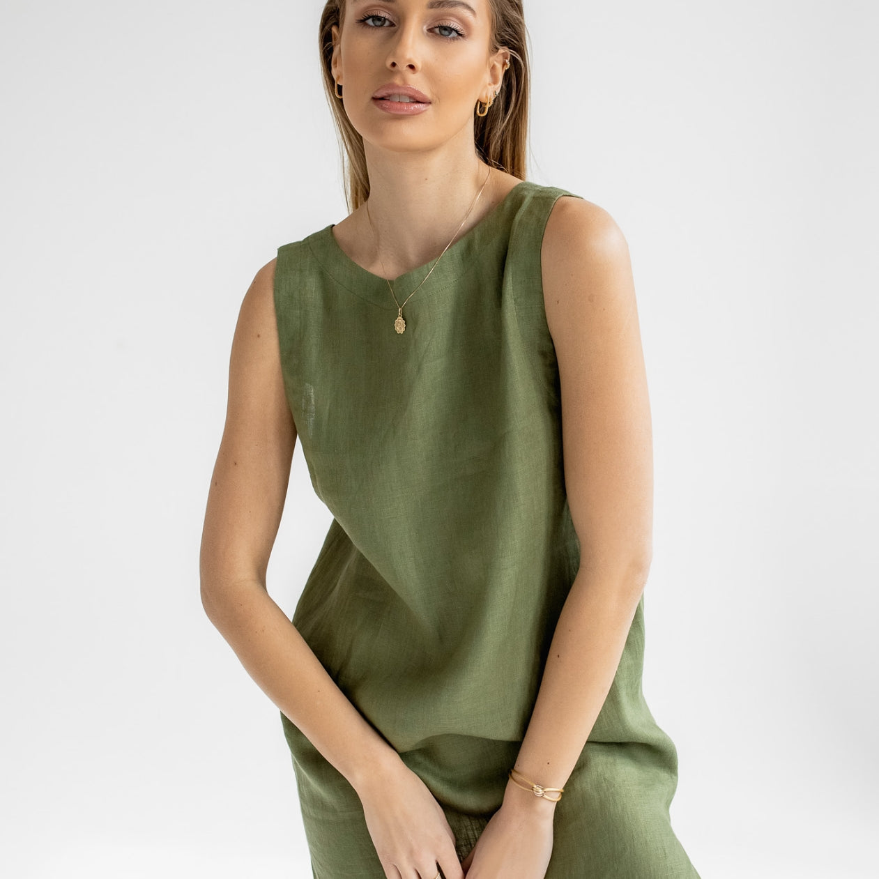 Dámské lněné šaty short - regular fit