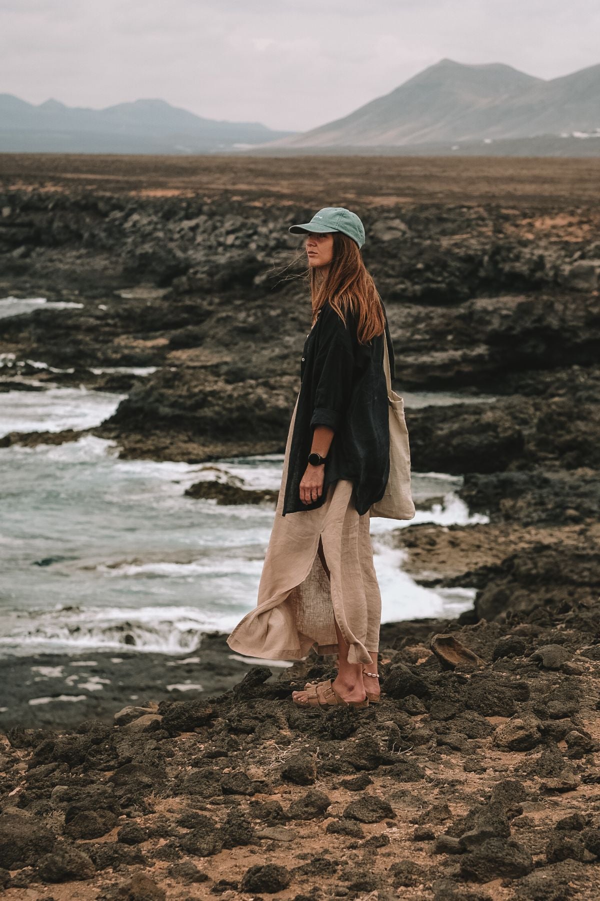 Outfit by Michaela Krajanová | Linen long dress & Deep blue shirt