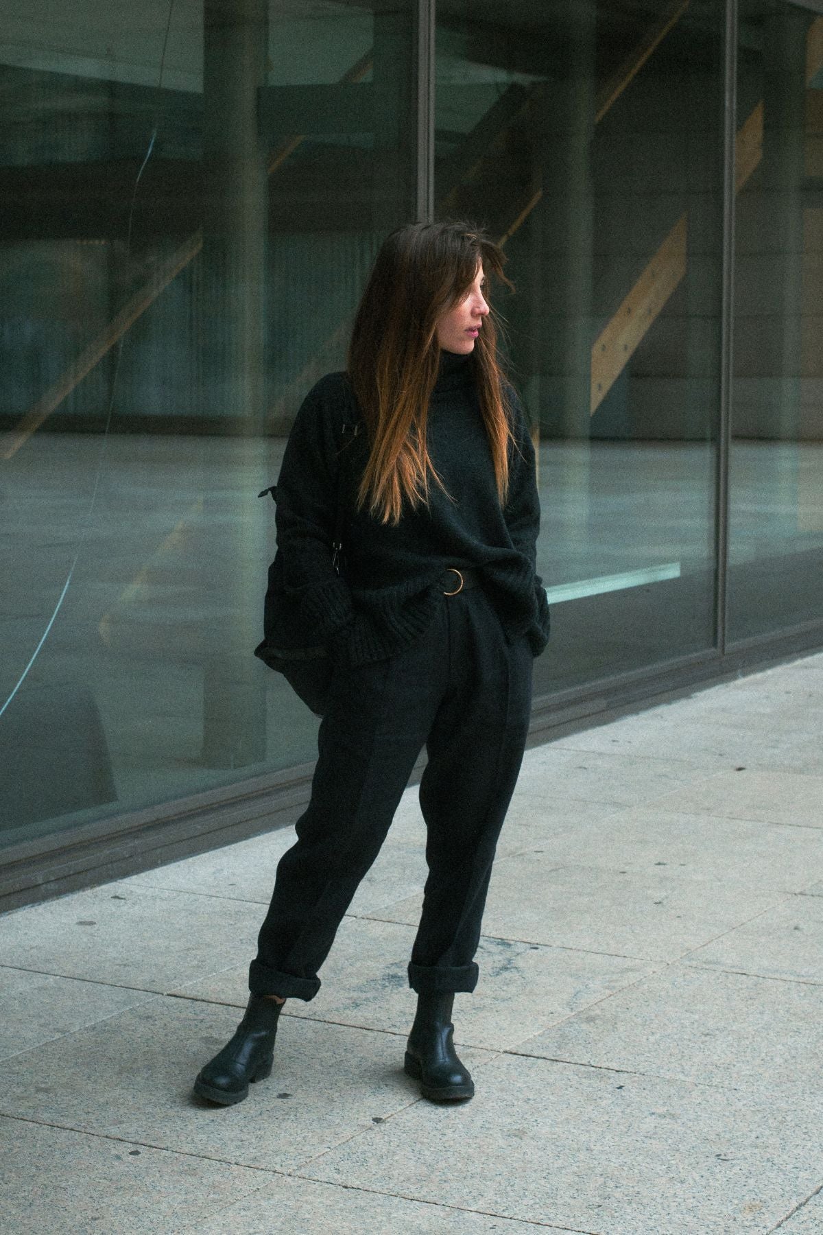 Outfit by Dana | Linen pants & Merino highneck sweater