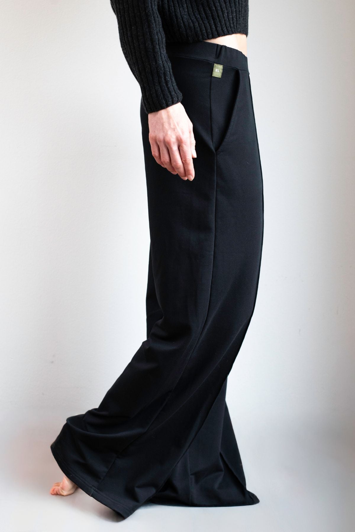 Outfit by Barbora Mosorjaková | Organic cotton set Top & Pants