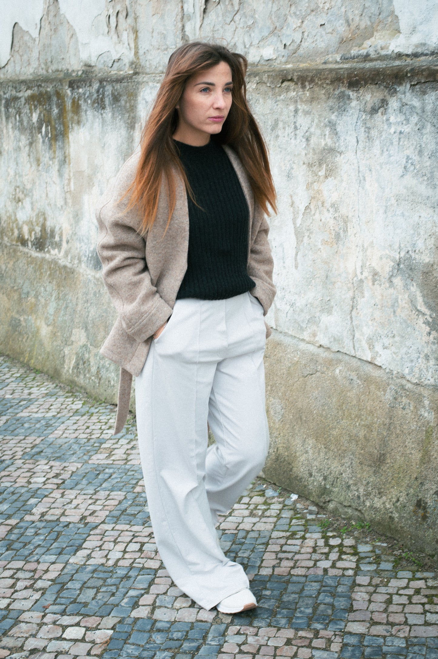 Damskie spodnie dresowe wide-leg z biobawełny Pearl gray - Regular fit