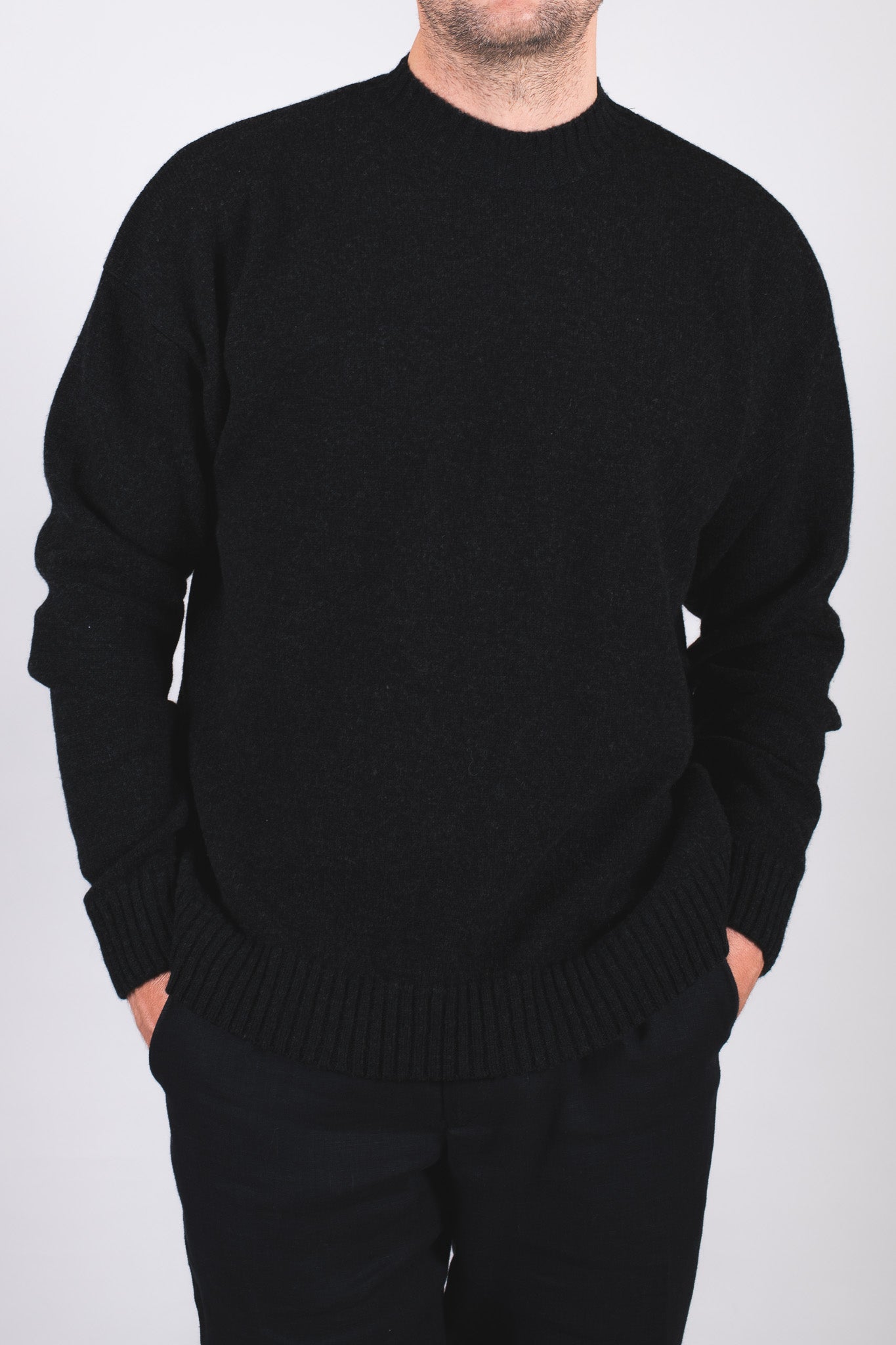 Męski wełniany sweter Crewneck Regular Fit – Ciemnoszary