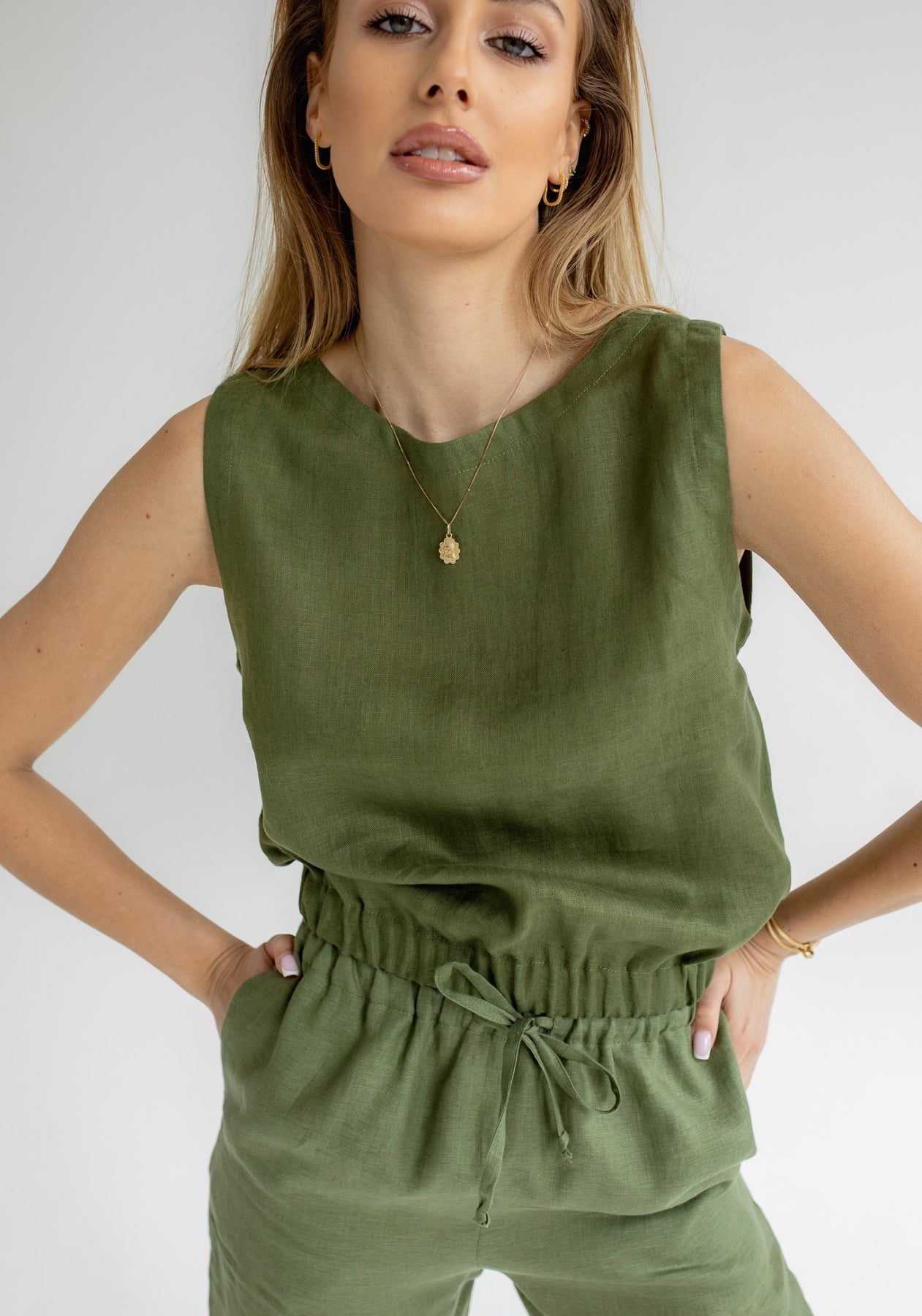 Women's linen crop top Moss green