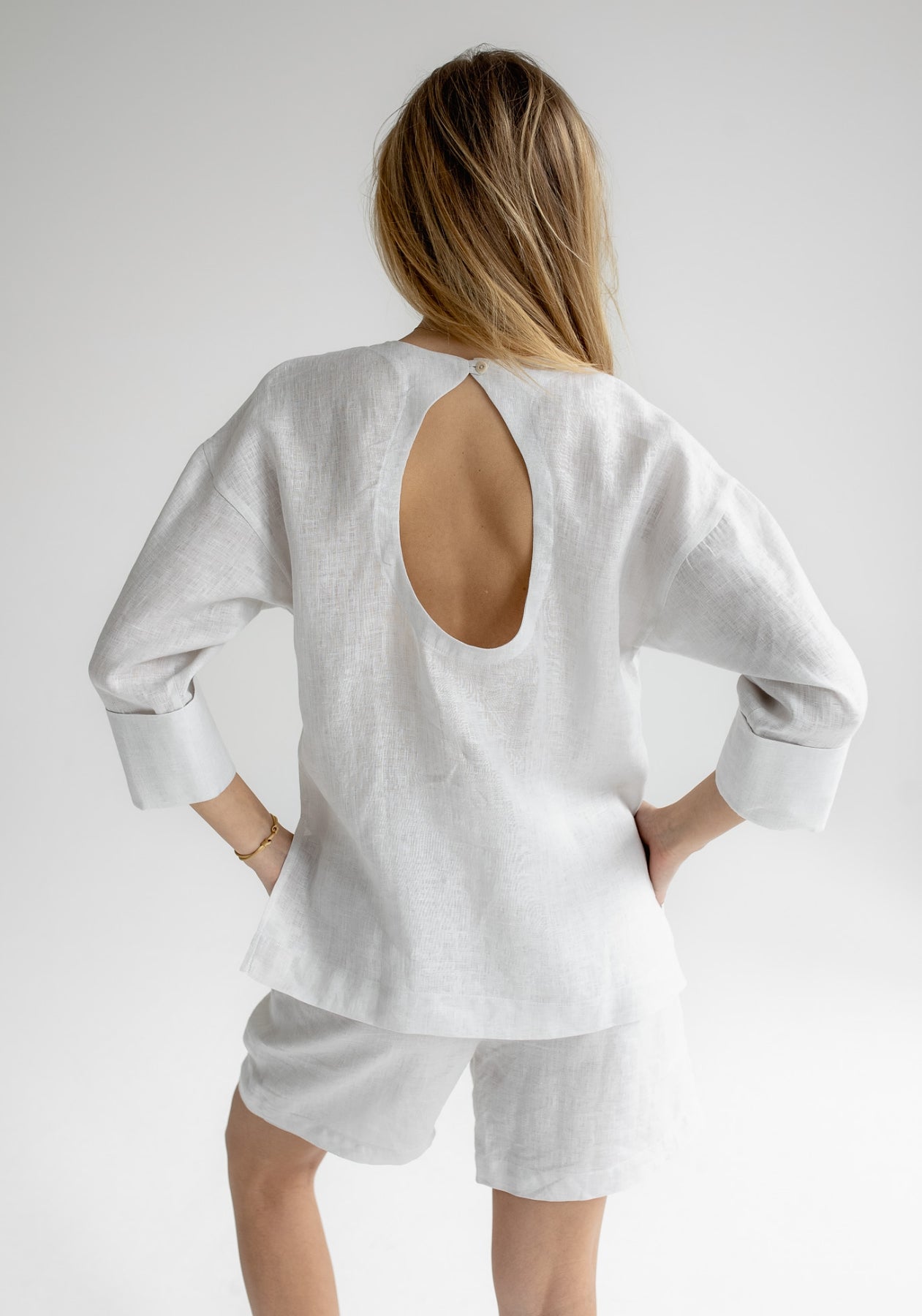 Women's linen top open back Pearl gray